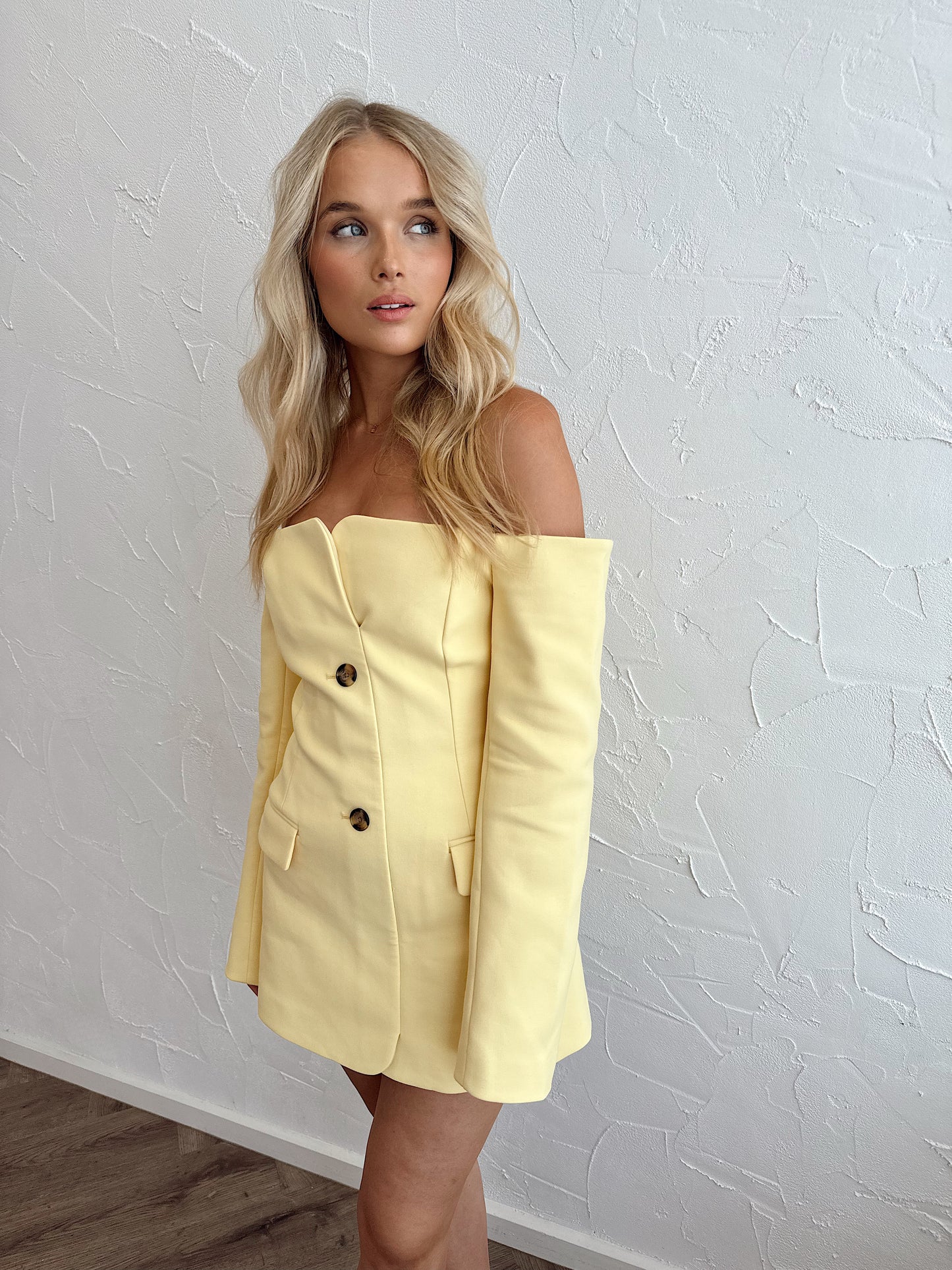 Sandrine Tailored Mini Dress in Limone