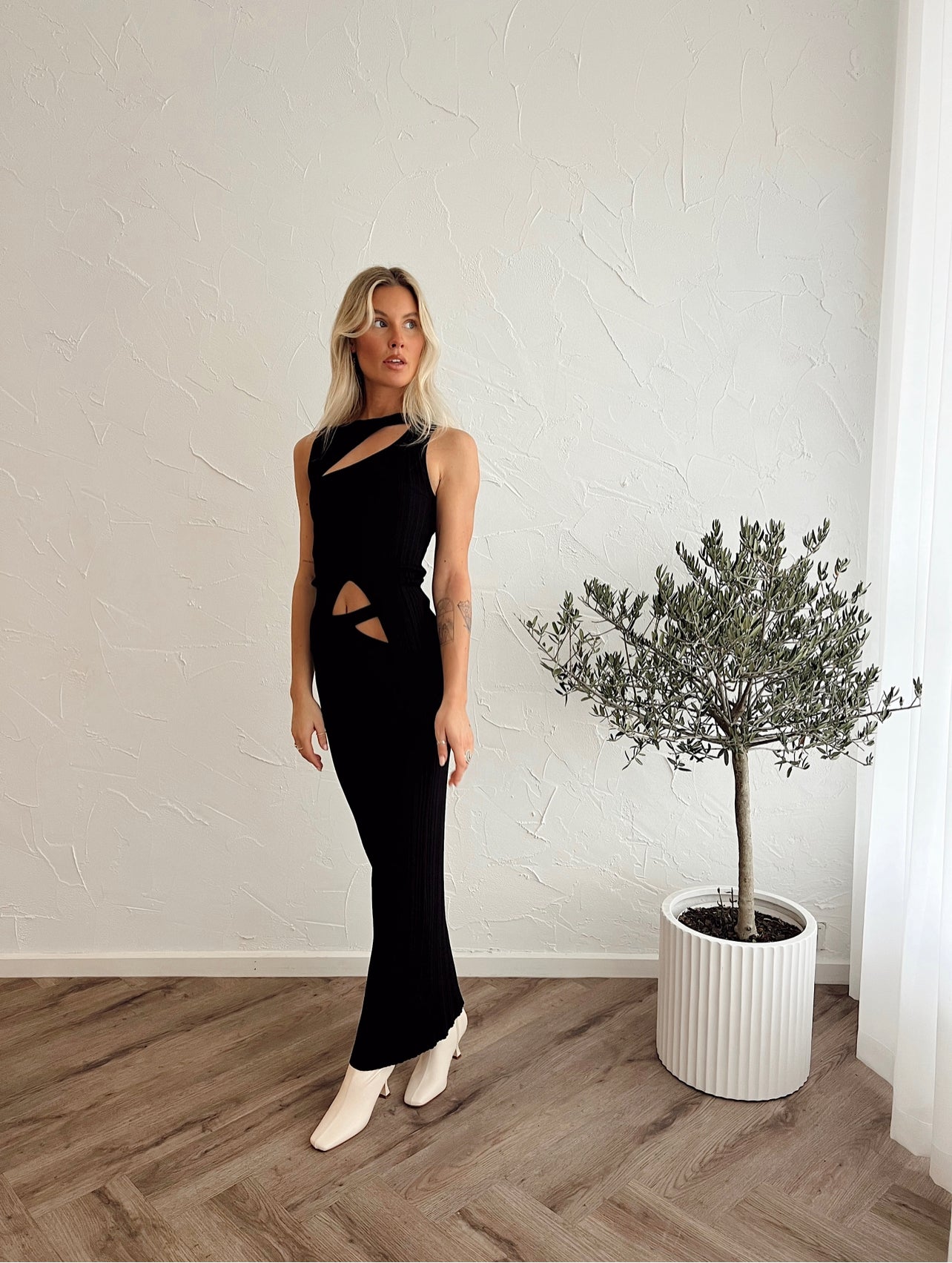 Romee Set in Black - FOR SALE